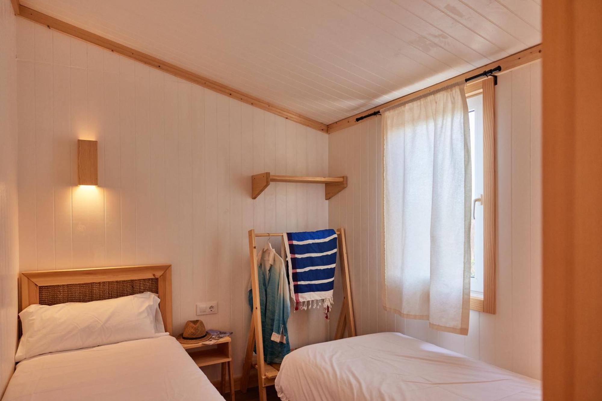 Hotel Taiga Conil Conil De La Frontera Zimmer foto